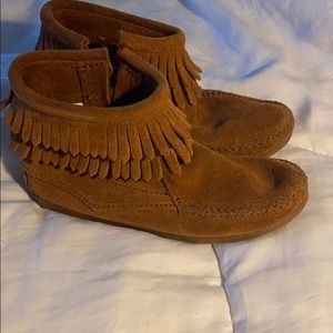Girl’s Minnetonka Moccasins